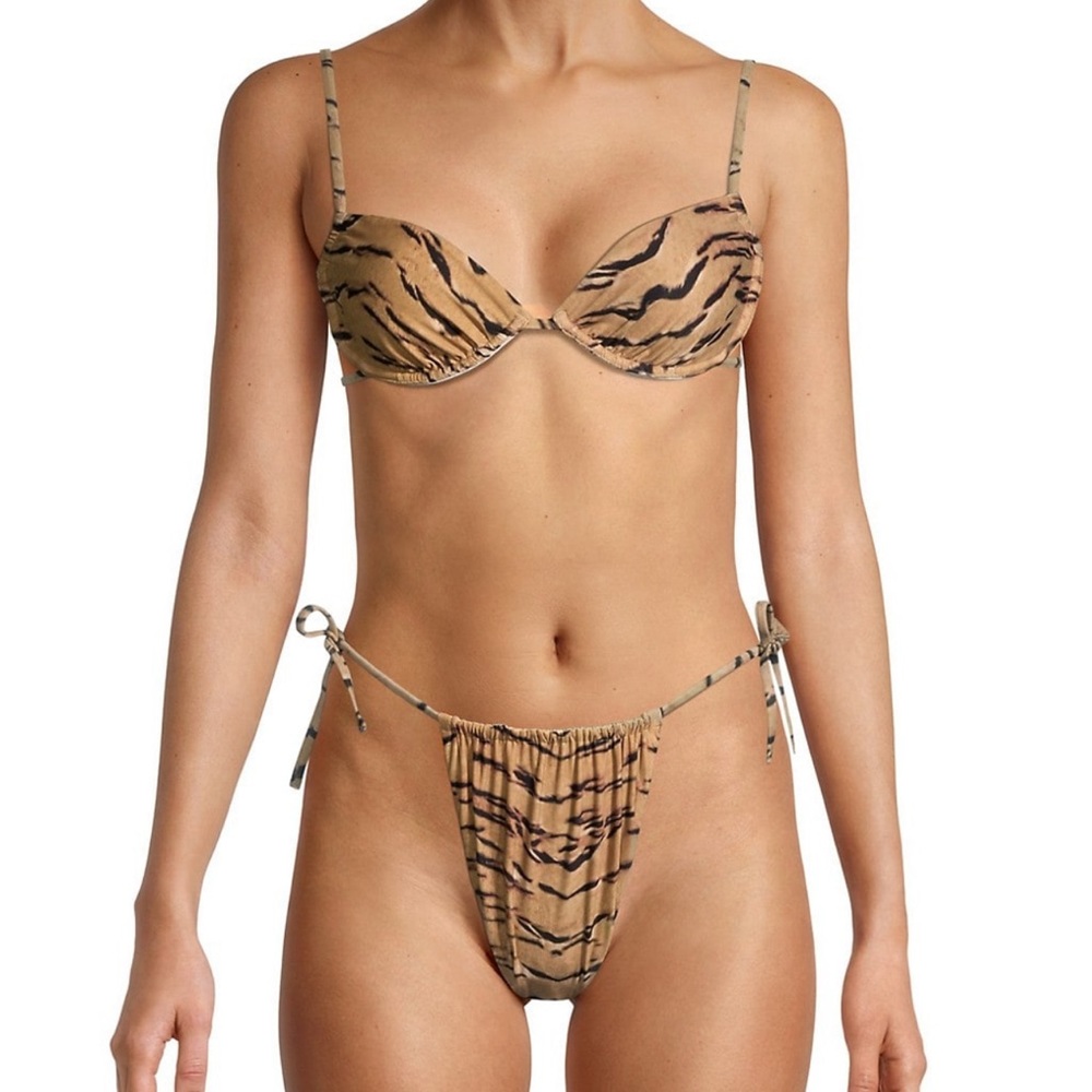 WeWoreWhat Ruched Underwire Bikini Top M